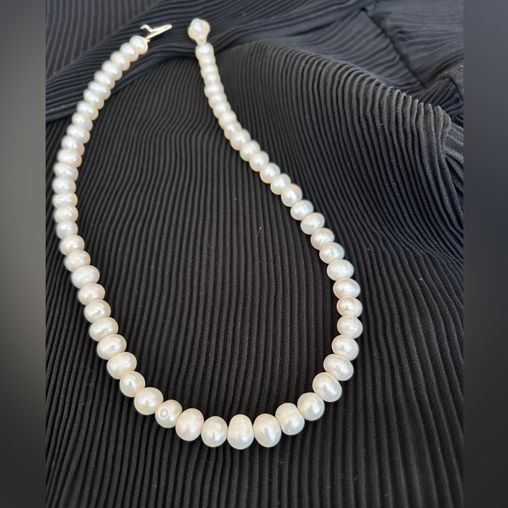 17” Real pearl necklace. Ecru color
